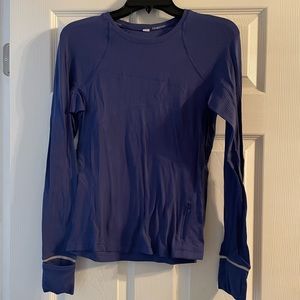 Lululemon top with zipper pocket